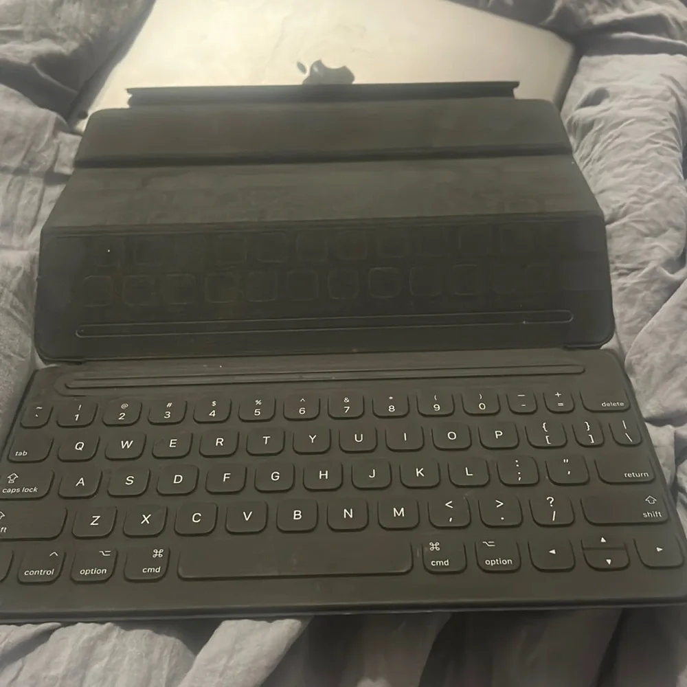 Apple smart Keyboard for ipad